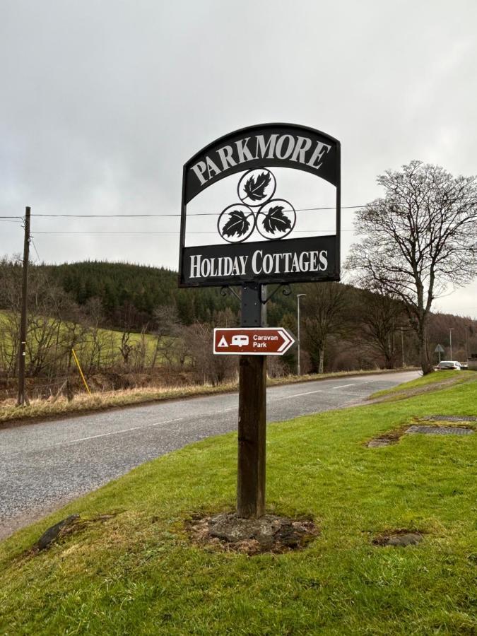 Parkmore Holiday Cottages Dufftown Exterior photo